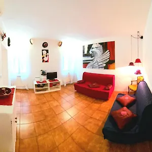 https://the-hatters-venice-apartment.hotelinveneto.com
