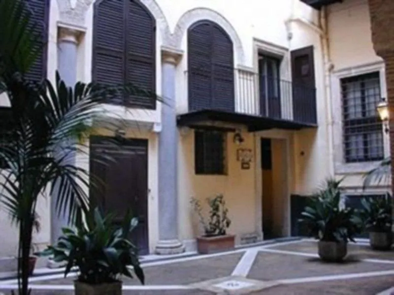 Navona Gallery Suites Roma Alojamento de Acomodação e Pequeno-almoço