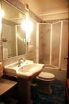 *** Alojamento de Acomodação e Pequeno-almoço Navona Gallery Suites Roma Itália